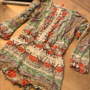 Beautiful Chelsea & Violet Romper size XL